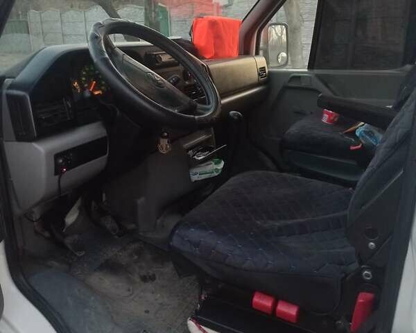 Белый Фольксваген ЛТ, объемом двигателя 2.5 л и пробегом 830 тыс. км за 10000 $, фото 2 на Automoto.ua