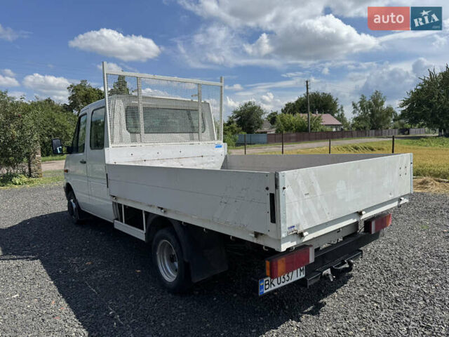 Белый Фольксваген ЛТ, объемом двигателя 2.46 л и пробегом 260 тыс. км за 15500 $, фото 4 на Automoto.ua