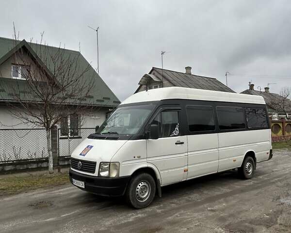 Белый Фольксваген ЛТ, объемом двигателя 2.46 л и пробегом 320 тыс. км за 8000 $, фото 1 на Automoto.ua