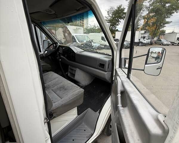 Белый Фольксваген ЛТ, объемом двигателя 2.8 л и пробегом 330 тыс. км за 6199 $, фото 8 на Automoto.ua