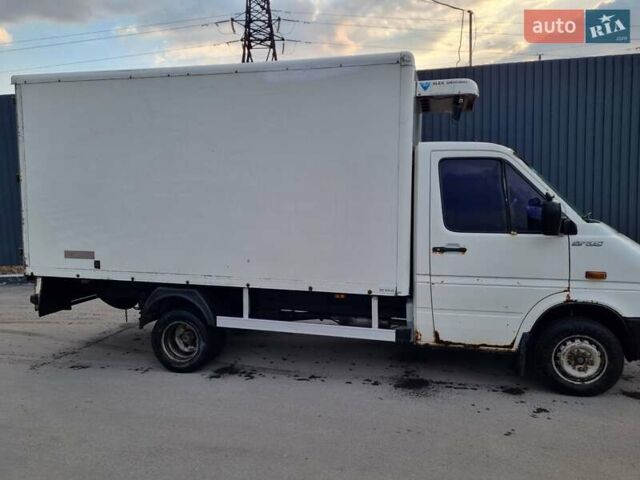 Белый Фольксваген ЛТ, объемом двигателя 2.46 л и пробегом 800 тыс. км за 8500 $, фото 2 на Automoto.ua