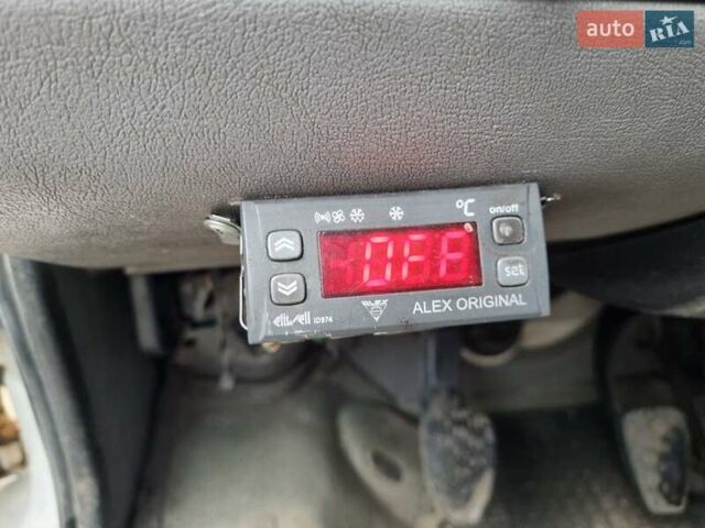 Белый Фольксваген ЛТ, объемом двигателя 2.46 л и пробегом 800 тыс. км за 8500 $, фото 5 на Automoto.ua