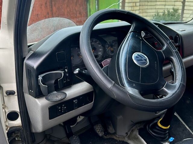 Білий Фольксваген ЛТ, об'ємом двигуна 2.5 л та пробігом 300 тис. км за 7500 $, фото 5 на Automoto.ua