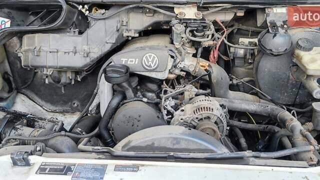 Білий Фольксваген ЛТ, об'ємом двигуна 2.5 л та пробігом 150 тис. км за 8000 $, фото 1 на Automoto.ua