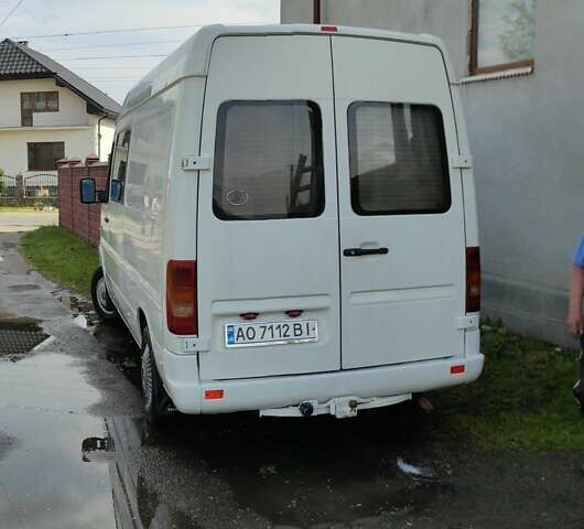 Білий Фольксваген ЛТ, об'ємом двигуна 2.5 л та пробігом 150 тис. км за 8000 $, фото 2 на Automoto.ua