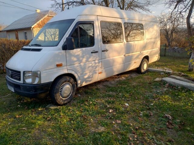 Белый Фольксваген ЛТ, объемом двигателя 2.5 л и пробегом 400 тыс. км за 7500 $, фото 1 на Automoto.ua