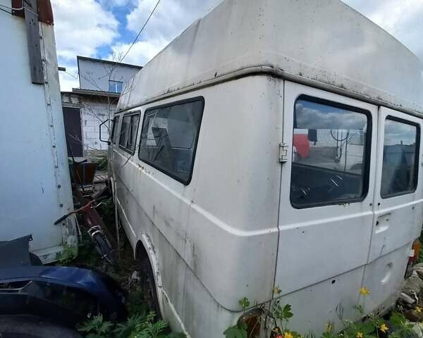 Белый Фольксваген ЛТ, объемом двигателя 2.38 л и пробегом 300 тыс. км за 700 $, фото 2 на Automoto.ua