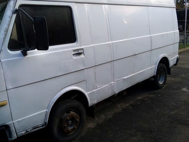 Белый Фольксваген ЛТ, объемом двигателя 2.4 л и пробегом 180 тыс. км за 3800 $, фото 3 на Automoto.ua