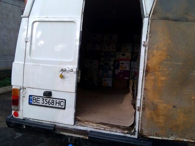 Белый Фольксваген ЛТ, объемом двигателя 2.4 л и пробегом 180 тыс. км за 3800 $, фото 10 на Automoto.ua