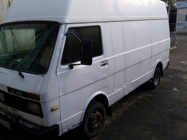 Белый Фольксваген ЛТ, объемом двигателя 2.4 л и пробегом 180 тыс. км за 3800 $, фото 2 на Automoto.ua