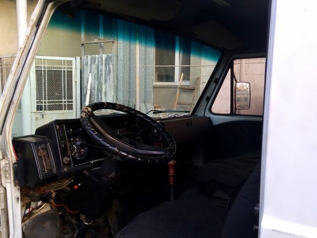 Белый Фольксваген ЛТ, объемом двигателя 2.4 л и пробегом 180 тыс. км за 3800 $, фото 9 на Automoto.ua