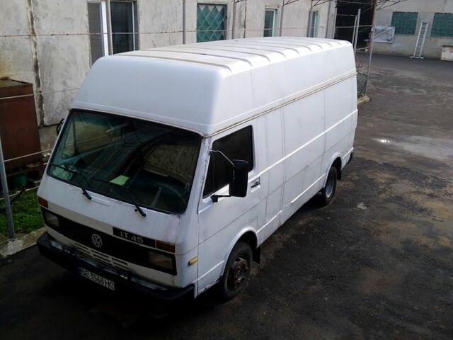 Белый Фольксваген ЛТ, объемом двигателя 2.4 л и пробегом 180 тыс. км за 3800 $, фото 1 на Automoto.ua
