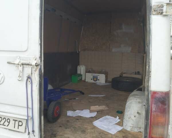 Білий Фольксваген ЛТ, об'ємом двигуна 2.5 л та пробігом 999 тис. км за 4500 $, фото 1 на Automoto.ua