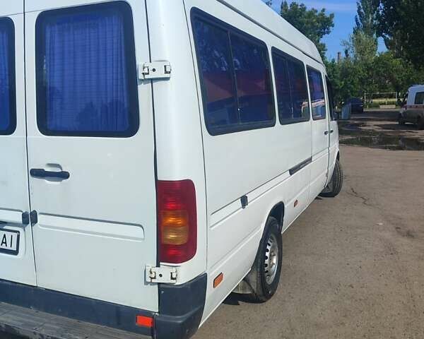 Белый Фольксваген ЛТ, объемом двигателя 2.46 л и пробегом 842 тыс. км за 10000 $, фото 4 на Automoto.ua