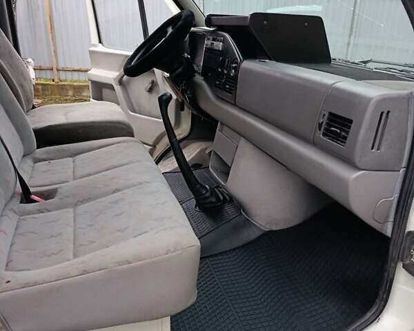 Білий Фольксваген ЛТ, об'ємом двигуна 2.4 л та пробігом 530 тис. км за 10000 $, фото 9 на Automoto.ua