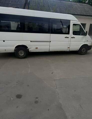 Белый Фольксваген ЛТ, объемом двигателя 2.5 л и пробегом 350 тыс. км за 5000 $, фото 2 на Automoto.ua
