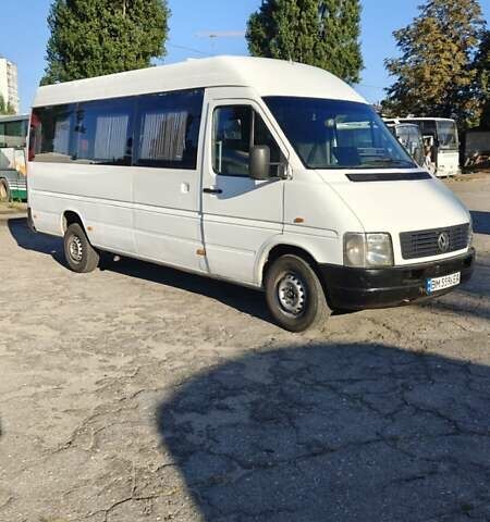 Белый Фольксваген ЛТ, объемом двигателя 2.5 л и пробегом 300 тыс. км за 9000 $, фото 1 на Automoto.ua