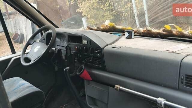 Білий Фольксваген ЛТ, об'ємом двигуна 2.8 л та пробігом 330 тис. км за 9500 $, фото 2 на Automoto.ua