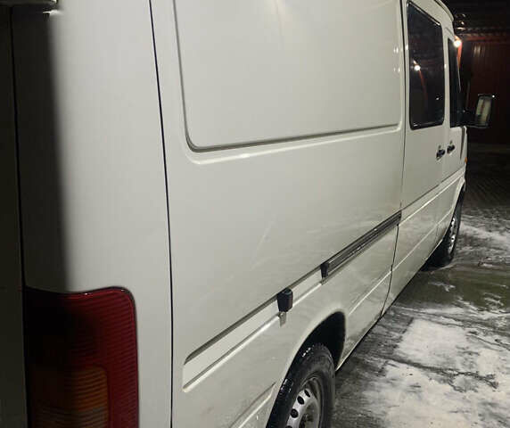 Белый Фольксваген ЛТ, объемом двигателя 2.5 л и пробегом 680 тыс. км за 6500 $, фото 2 на Automoto.ua