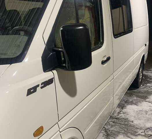 Белый Фольксваген ЛТ, объемом двигателя 2.5 л и пробегом 680 тыс. км за 6500 $, фото 1 на Automoto.ua