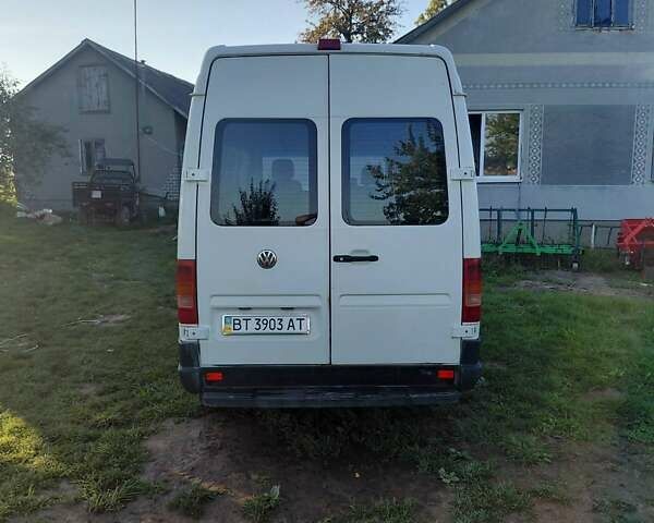 Белый Фольксваген ЛТ, объемом двигателя 0 л и пробегом 240 тыс. км за 11000 $, фото 1 на Automoto.ua