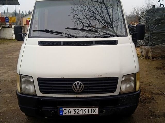 Білий Фольксваген ЛТ, об'ємом двигуна 2.5 л та пробігом 300 тис. км за 8200 $, фото 1 на Automoto.ua