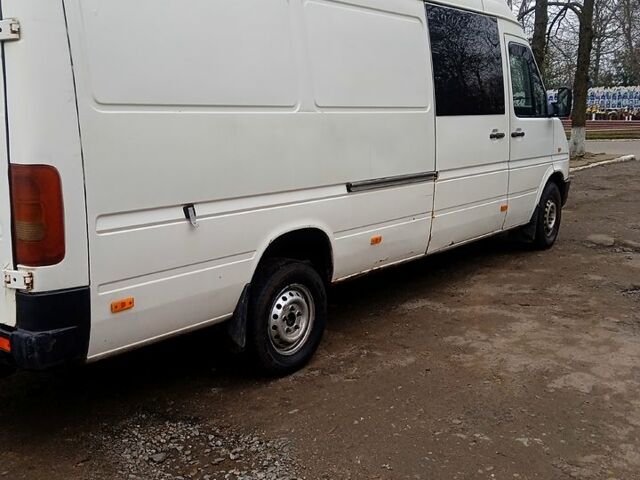 Белый Фольксваген ЛТ, объемом двигателя 2.5 л и пробегом 300 тыс. км за 8200 $, фото 7 на Automoto.ua