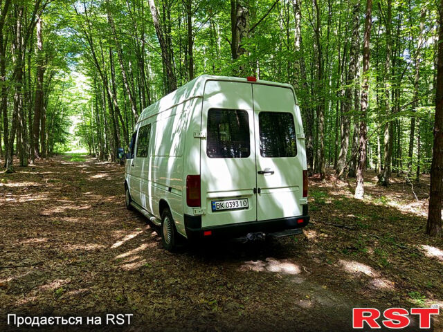 Белый Фольксваген ЛТ, объемом двигателя 2.5 л и пробегом 570 тыс. км за 9500 $, фото 2 на Automoto.ua