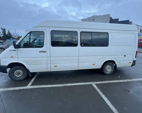 Белый Фольксваген ЛТ, объемом двигателя 2.46 л и пробегом 600 тыс. км за 9500 $, фото 2 на Automoto.ua