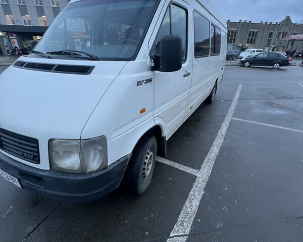 Белый Фольксваген ЛТ, объемом двигателя 2.46 л и пробегом 600 тыс. км за 9500 $, фото 1 на Automoto.ua