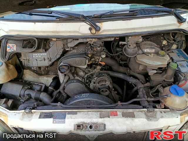 Белый Фольксваген ЛТ, объемом двигателя 2.5 л и пробегом 651 тыс. км за 8400 $, фото 5 на Automoto.ua