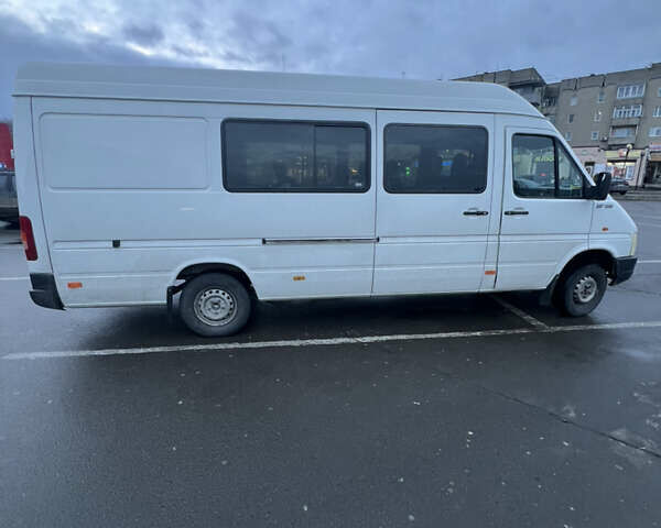 Белый Фольксваген ЛТ, объемом двигателя 2.46 л и пробегом 600 тыс. км за 9500 $, фото 6 на Automoto.ua