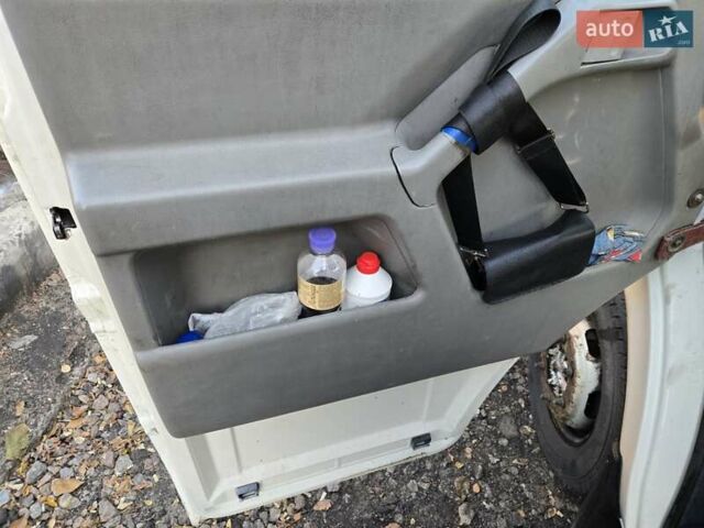 Бежевый Фольксваген ЛТ, объемом двигателя 2.5 л и пробегом 300 тыс. км за 9800 $, фото 5 на Automoto.ua