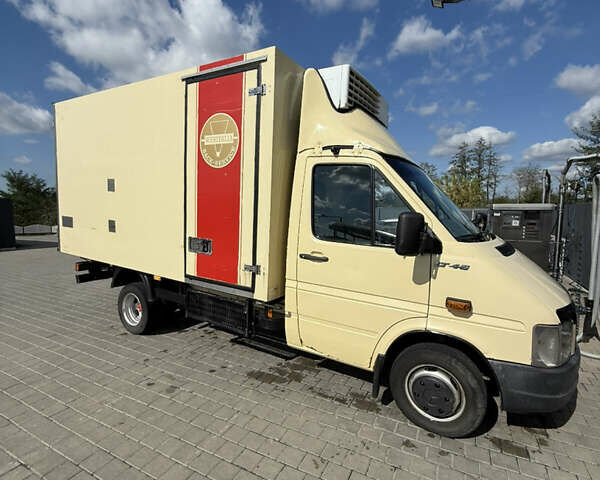 Бежевый Фольксваген ЛТ, объемом двигателя 2.46 л и пробегом 357 тыс. км за 13000 $, фото 5 на Automoto.ua