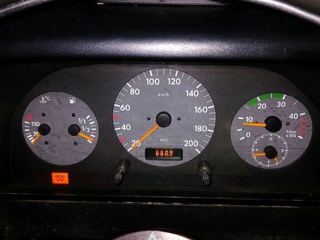 Бежевий Фольксваген ЛТ, об'ємом двигуна 2.5 л та пробігом 620 тис. км за 4500 $, фото 3 на Automoto.ua