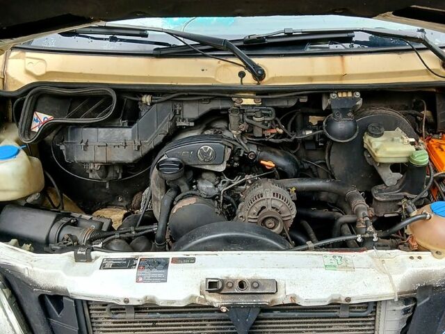 Бежевий Фольксваген ЛТ, об'ємом двигуна 2.5 л та пробігом 620 тис. км за 4500 $, фото 6 на Automoto.ua