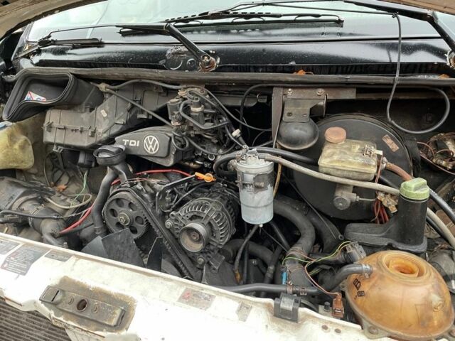 Черный Фольксваген ЛТ, объемом двигателя 2.5 л и пробегом 1 тыс. км за 2950 $, фото 4 на Automoto.ua