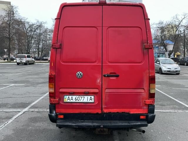 Красный Фольксваген ЛТ, объемом двигателя 2.5 л и пробегом 50 тыс. км за 4900 $, фото 5 на Automoto.ua