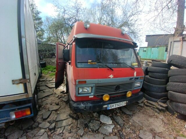 Червоний Фольксваген ЛТ, об'ємом двигуна 2.4 л та пробігом 160 тис. км за 1600 $, фото 1 на Automoto.ua