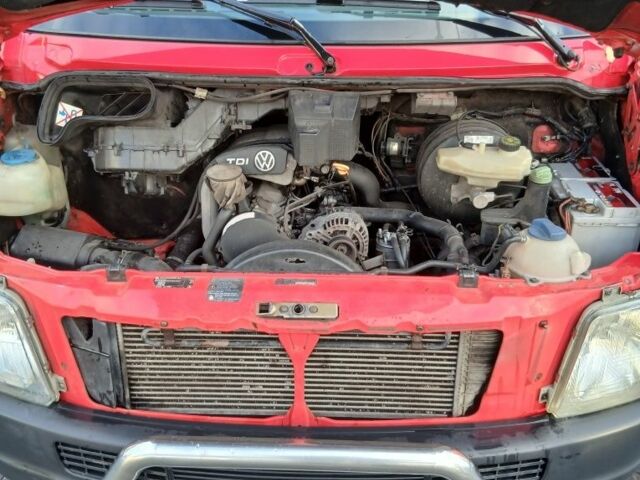 Красный Фольксваген ЛТ, объемом двигателя 2 л и пробегом 500 тыс. км за 12500 $, фото 7 на Automoto.ua
