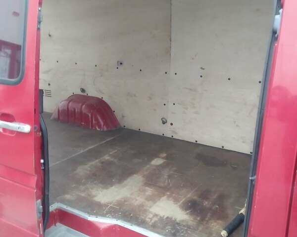 Красный Фольксваген ЛТ, объемом двигателя 2.46 л и пробегом 330 тыс. км за 6500 $, фото 5 на Automoto.ua