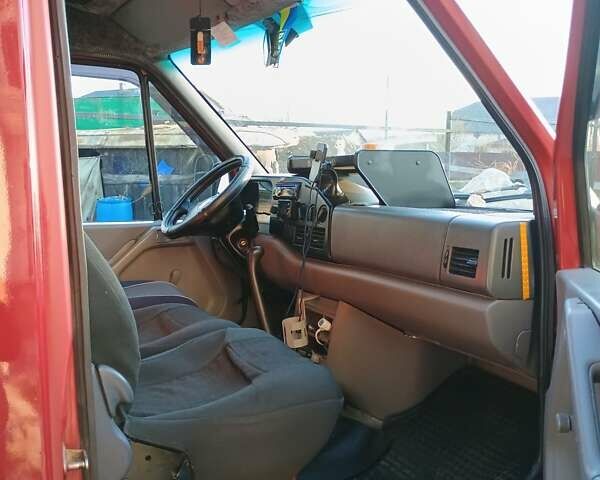 Красный Фольксваген ЛТ, объемом двигателя 2.46 л и пробегом 280 тыс. км за 10800 $, фото 5 на Automoto.ua