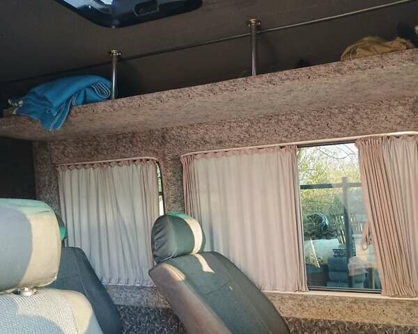 Красный Фольксваген ЛТ, объемом двигателя 2.46 л и пробегом 280 тыс. км за 10800 $, фото 6 на Automoto.ua