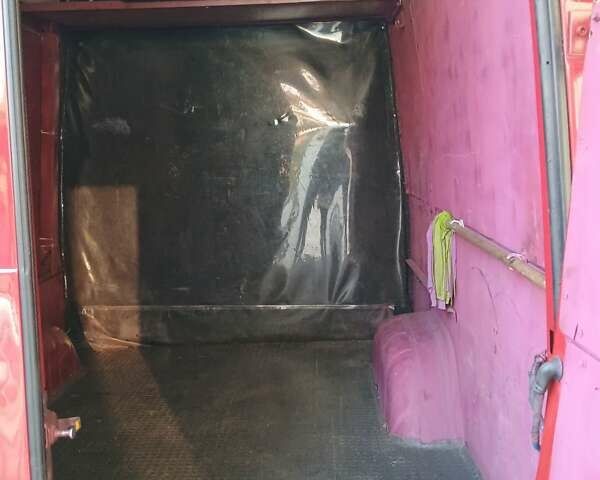 Красный Фольксваген ЛТ, объемом двигателя 2.46 л и пробегом 280 тыс. км за 10800 $, фото 3 на Automoto.ua