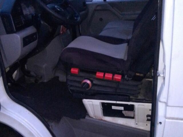 Білий Фольксваген ЛТ пас., об'ємом двигуна 2.8 л та пробігом 600 тис. км за 6850 $, фото 3 на Automoto.ua