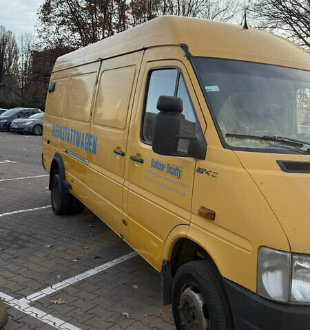 Желтый Фольксваген ЛТ, объемом двигателя 2.46 л и пробегом 521 тыс. км за 9500 $, фото 1 на Automoto.ua