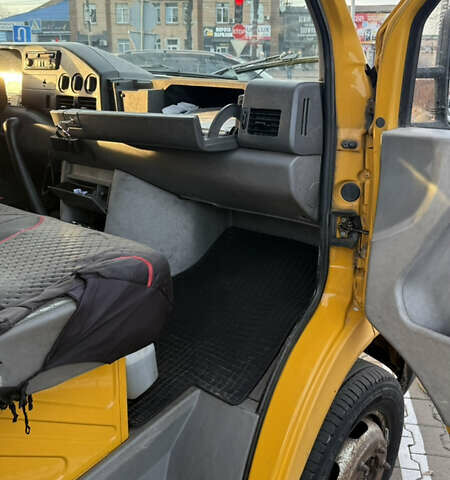 Желтый Фольксваген ЛТ, объемом двигателя 2.46 л и пробегом 521 тыс. км за 9500 $, фото 5 на Automoto.ua