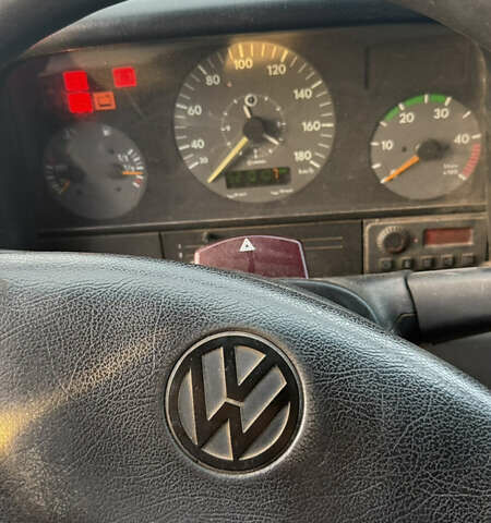 Желтый Фольксваген ЛТ, объемом двигателя 2.46 л и пробегом 521 тыс. км за 9500 $, фото 7 на Automoto.ua