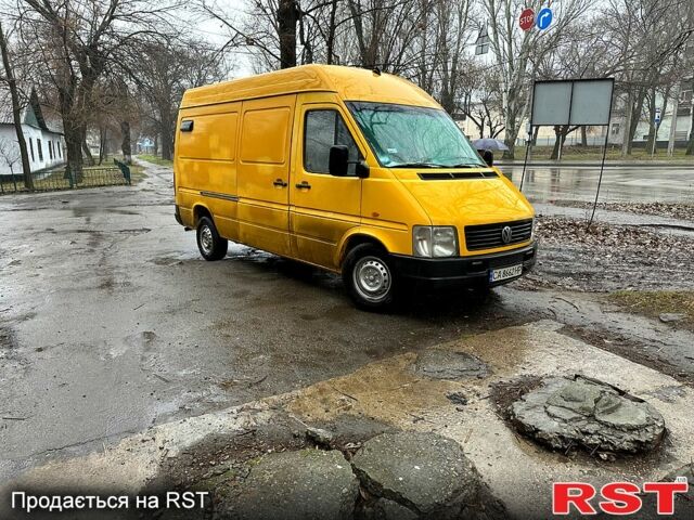 Желтый Фольксваген ЛТ, объемом двигателя 2.5 л и пробегом 459 тыс. км за 7700 $, фото 4 на Automoto.ua