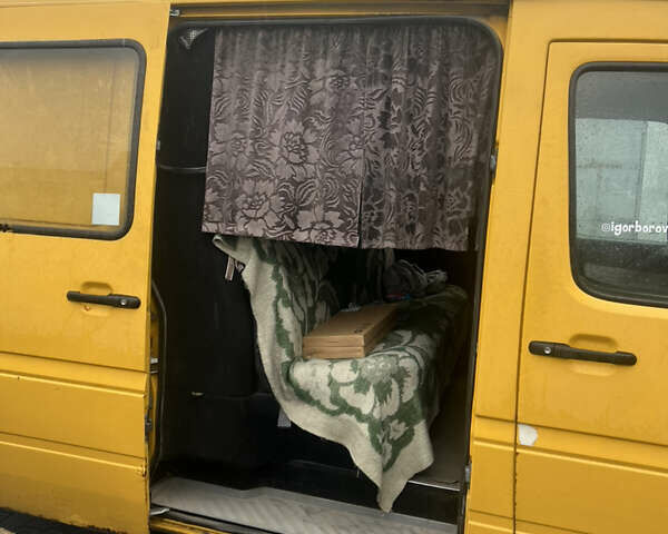 Желтый Фольксваген ЛТ, объемом двигателя 2.46 л и пробегом 510 тыс. км за 4100 $, фото 6 на Automoto.ua
